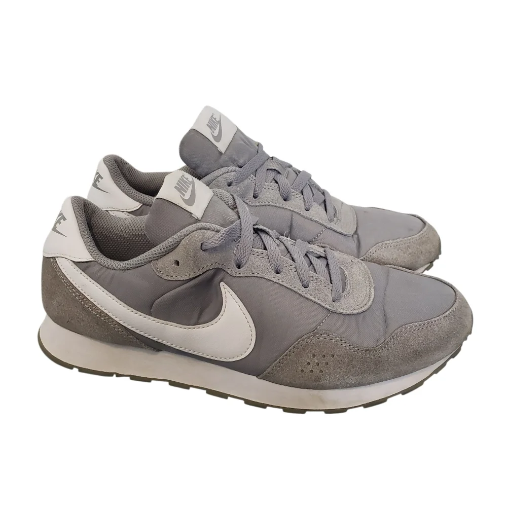 Nike MD Valiant Running Jogging  Shoes Sneakers GS‎ Women's Size 7 Gray